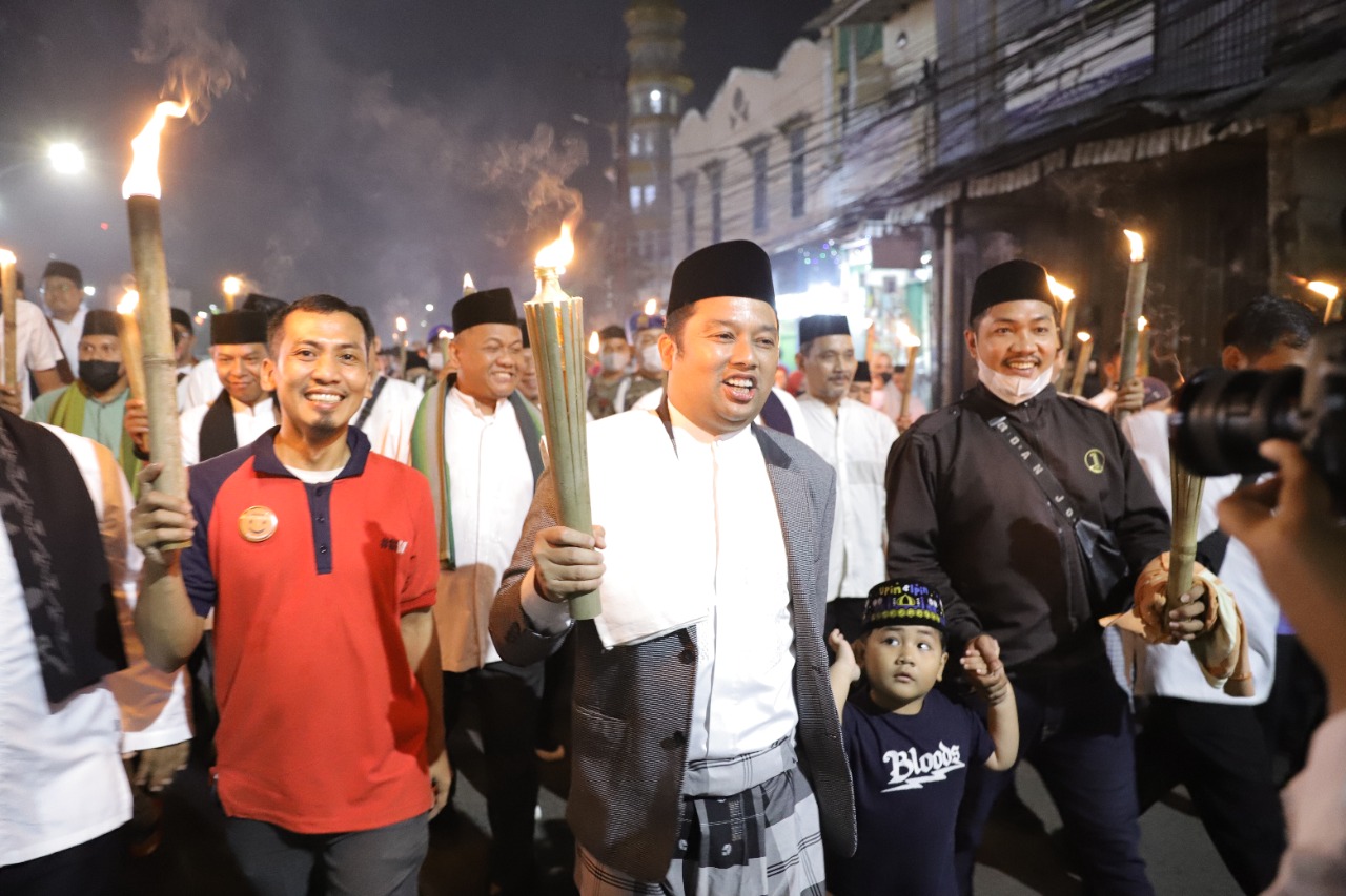 Ribuan Warga Tangerang Pawai Obor Peringati Maulid Nabi Muhammad SAW