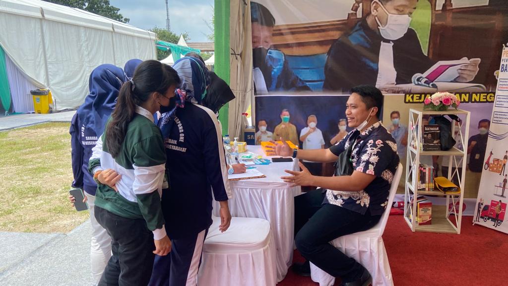 4A20127D 64D7 486B 8665 25FDBDACD287