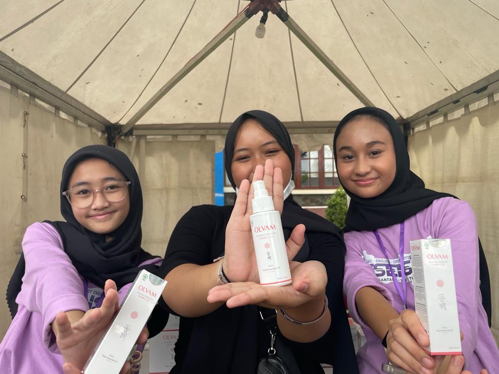 DA929AEB D9E1 47C4 831D B03A1F164E25