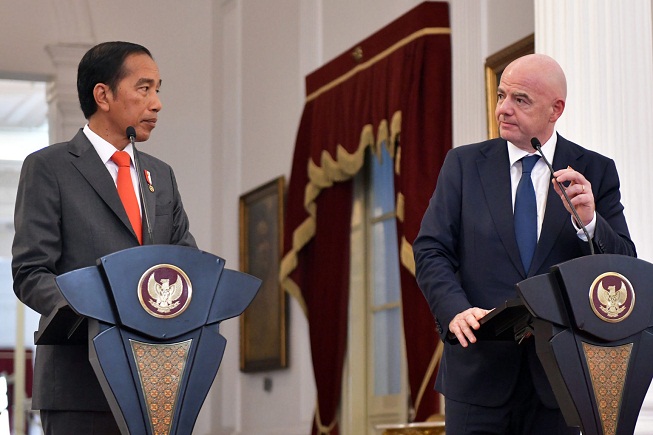 Presiden Jokowi dan Presiden FIFA
