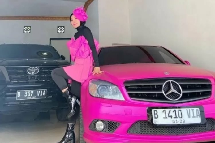 istri pamer harta pejabat setneg didnonaktifkan