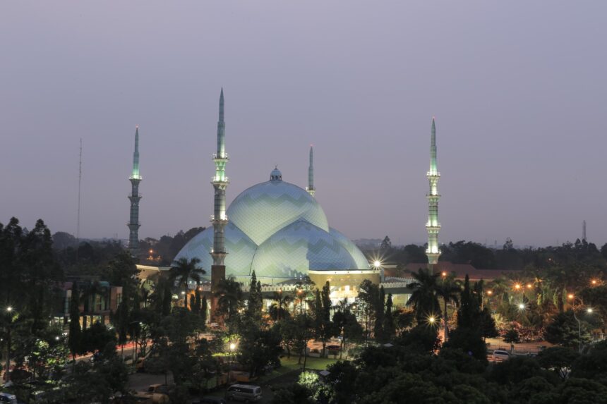 34941intip berbagai keunikan masjid raya al azhom tangerang 349411