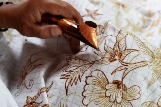 Batik menjadi identitas bangsa yang diakui UNESCO.