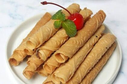 Kue semprong,kue khas Indonesia sajian Lebaran.