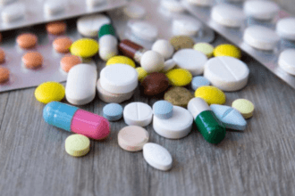 Aneka obat untuk kesehatan dan penyembuhan manusia.