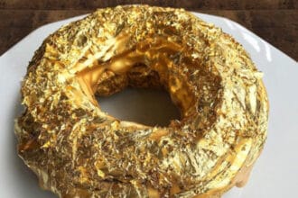 Donat berlapis emas, donat teraneh di dunia.