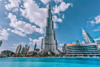 Burj Khalifa, salah satu gedung tertinggi di dunia.