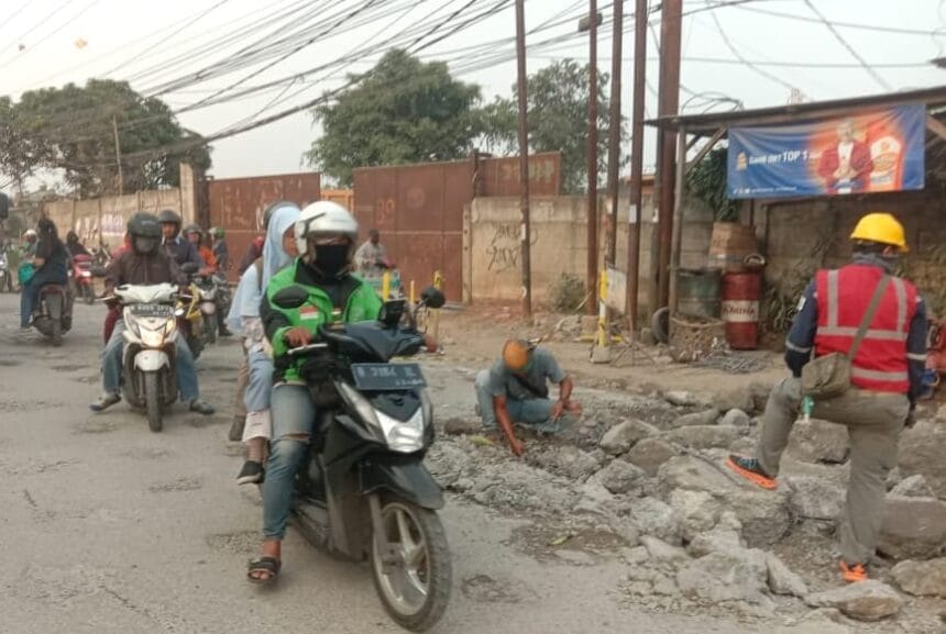 Jalan Raya Legok Karawaci