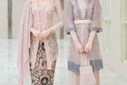 Kebaya ternyata bukan hanya dipakai di Indonesia.