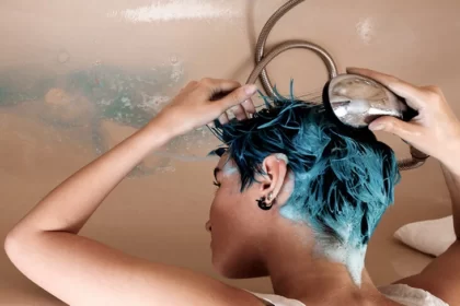 Mewarnai rambut harus tahu tips aman.