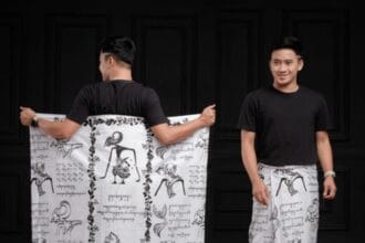 Sarung menjadi identitas muslim Indonesia.