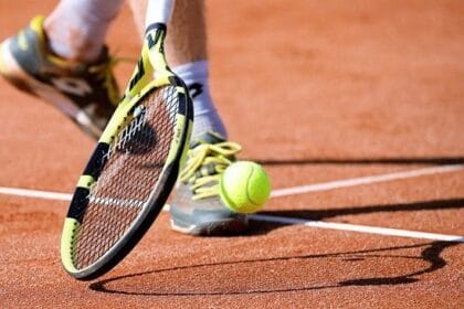 Tenis menjadi olahraga yang sedang digandrungi para artis,