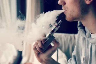 Vape menjadi alternatif pengganti rokok.