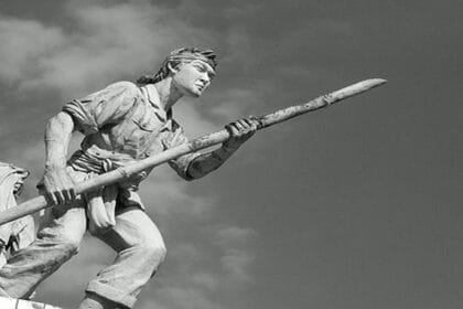 Bambu runcing merupakan senjata andalan Indonesia dalam mengusir penjajah,