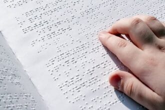 Braille adalah sejanis huruf untuk tunanetra.
