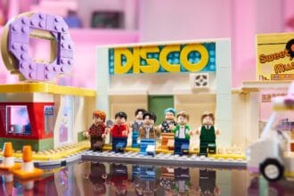 Lego menjadi mainan yang disukai banyak orang di dunia.