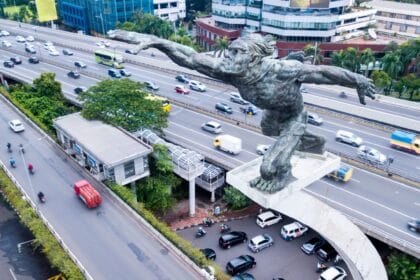 Patung Pancoran yang menjadi salah satu ikon Jakarta.