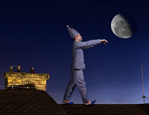 Sleepwalking adalah gangguan saat tidur.