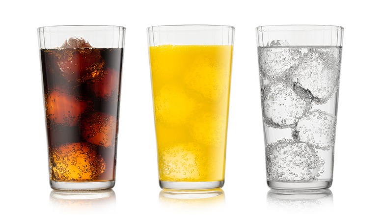 Soda memiliki manfaat juga risiko saat dikonsumsi.