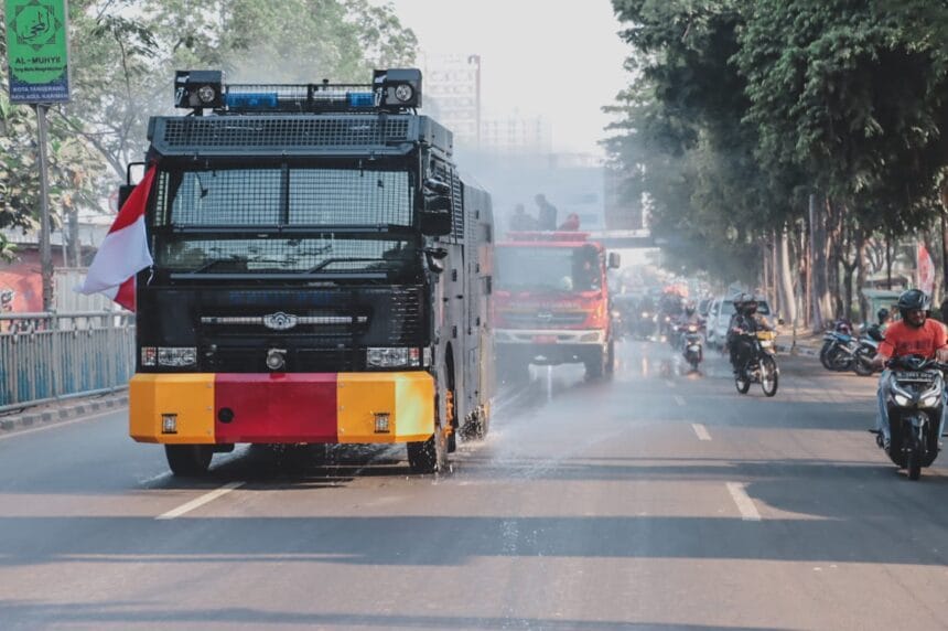 water canon polres metro tangerang kota