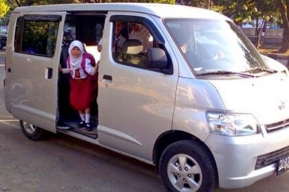 Bisnis Antar Jemput Anak Sekolah