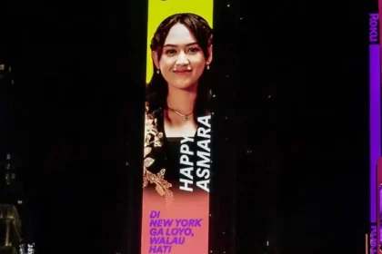 Happy Asmara pedangdut yang mendunia.