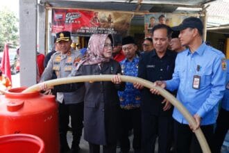 Efek Kemarau Panjang Pemerintah Memberikan Bantuan Air Bersih Untuk Desa Kedungjambal