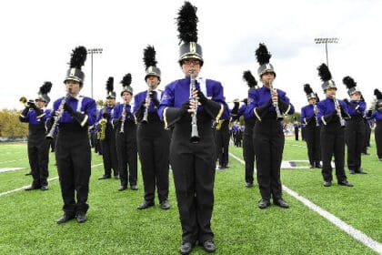 Marching band sering dianggap bukan bagian dari seni tapi olahraga,