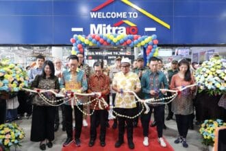 Potong Pita Peresmian Gerai Ke 46 Mitra10 di Tangerang Selatan