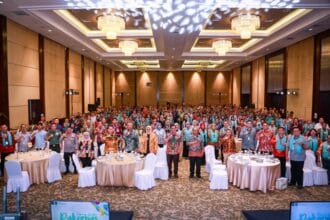 Wali Kota Tangsel Bersama Dirjen bina Keuda Kemendagri Dalam Rakernas 2023