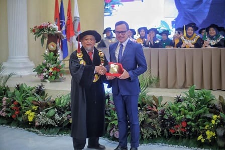 Wali Kota Bogor, Bima Arya, Memberikan Orasi Ilmiah dalam Wisuda Ke-XXXI Universitas Nusa Bangsa (UNB) 1 Acara Wisuda ke XXXI UNB Kota Bogor