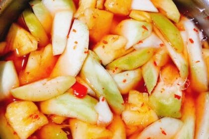 Asinan Bogor terkenal punya kekhasan yang seger banget.