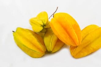 Belimbing mengandunfg vitamin C yang kaya manfaat.