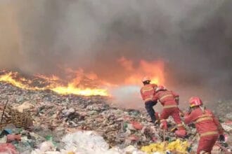 Kebakaran di TPA Rawa Kucing Tangerang