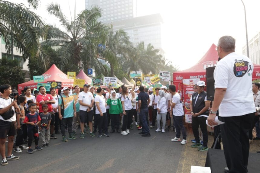 Kemeriahan Acara World Cleanup Day di Tangsel, Benyamin Ajak Warga Pilah Sampah di Rumah 1 Memperingati Acara World Cleanup Day di Tangsel