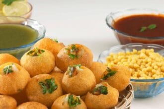 Pani puri panganan India yang hits di Indonesia.