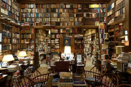 Hari Perpustakaan International setiap 18 Oktober.