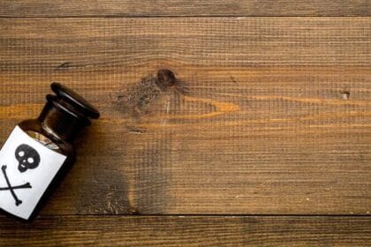 Racun sianida menggemparkan Indonesia.