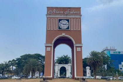 Tugu Alam Sutera Tangsel