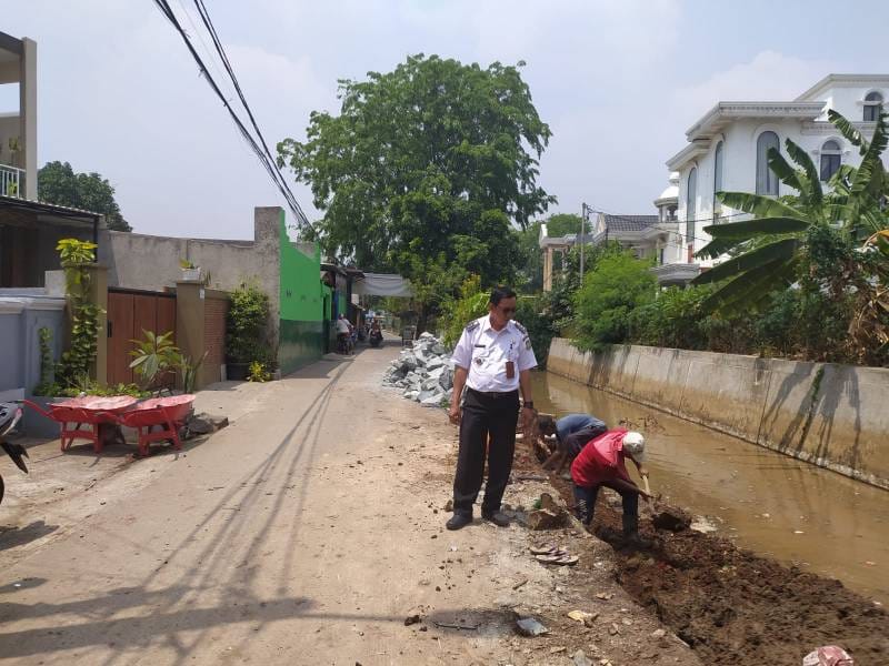 proses pembangunan turap untuk antisipasi banjir