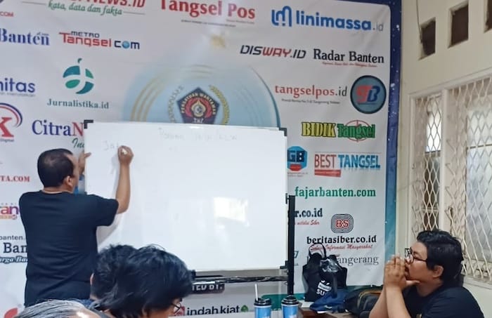 PWI Tangsel Siap Gelar Uji Kompetensi Wartawan 1 pwi tangsek gelar UKW 1
