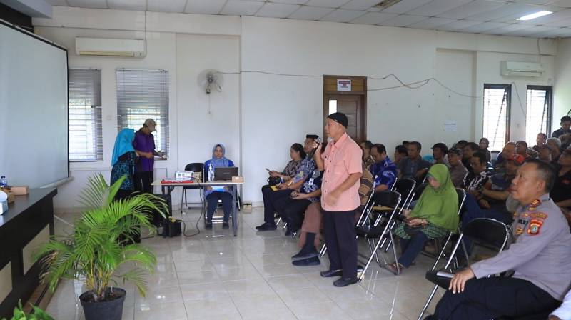 Pembangunan GOR Tanah Tinggi Kota Tangerang: Dulu Ditolak, Kini Didukung Warga 1 warga rapat soal pembangunan gor tanah tinggi tangerang