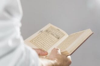 Menghafal Alquran secara tepat.