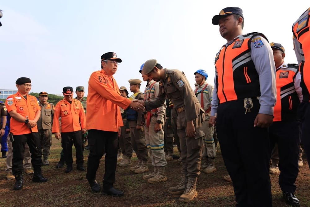 Musim Penghujan, Wali Kota Tangsel Benyamin Minta Petugas dan Warga Antisipasi Banjir 3 Wali Kota Tangsel Benyamin Davnie