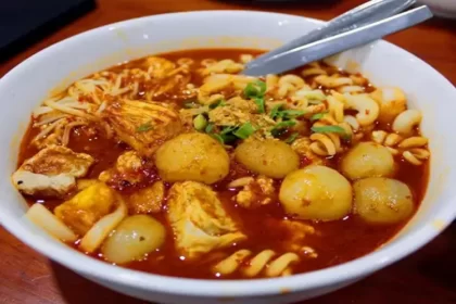 Seblak makanan khas Sunda yang banyak disuka.