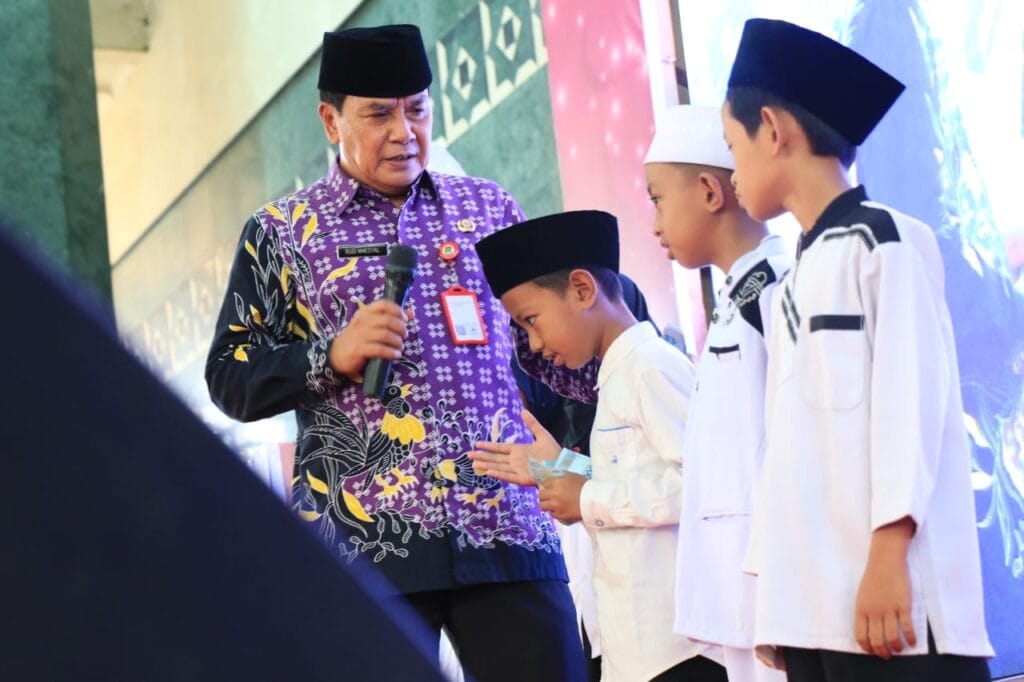 Pemkab Tangerang Pecahkan Rekor Dunia 10.000 Pelajar Baca Tulis Quran Serentak 2 Pemkab Tangerang Pecahkan Rekor Dunia