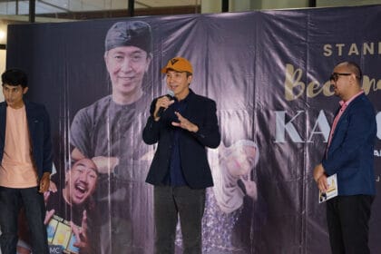 Dedie A. Rachim Bersama Masyarakat Menyaksikan Standup Comedy