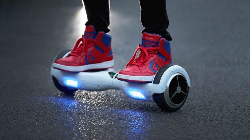 Hoverboard si skuter swaseimbang. (Foto : Buka Review)