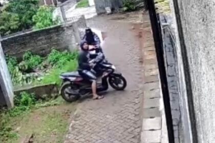 Begal payudara di Pamulang