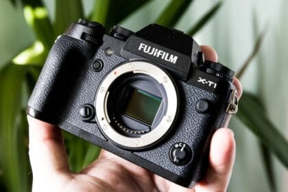 Kamera mirrorless. (Foto : Blibli)